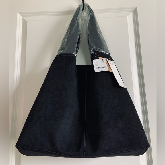 *NWT* ~ Free People  ~  Blair Reversible Vegan Suede Tote Bag ~ BLACK ~ *NWT* - Picture 4 of 14